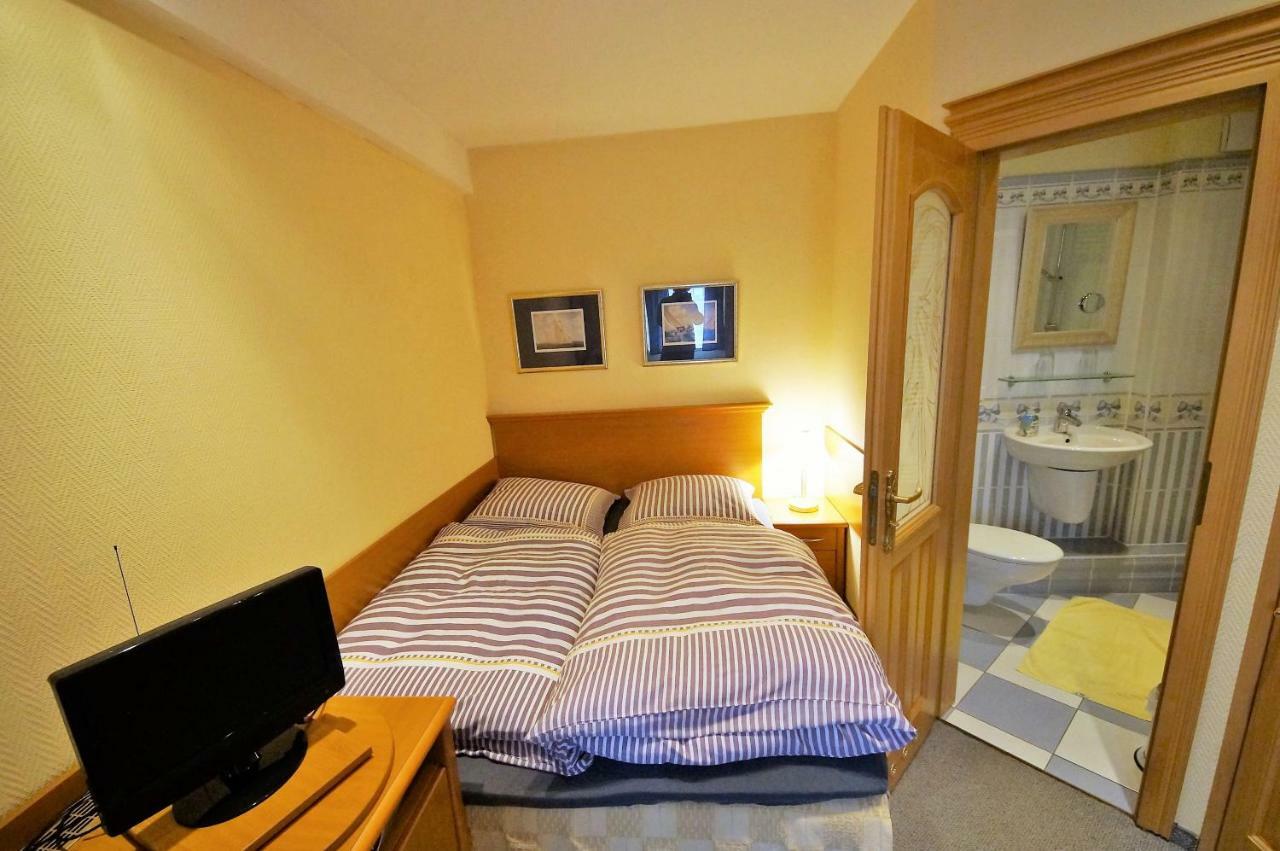 Alojamento Yacht- , Und Reisemobilhafen 